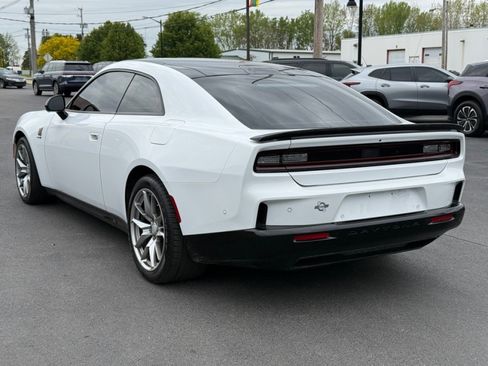 Used 2025 Dodge Charger Daytona Scat Pack w/ Track Pack AWD/4WD image 6
