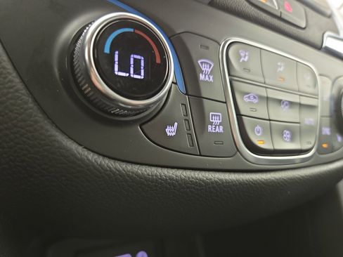 Used 2024 Chevrolet Equinox LT image 26