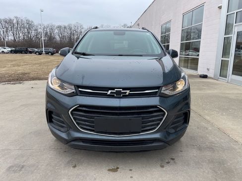 Used 2022 Chevrolet Trax LT w/ Premium Seat Package image 3