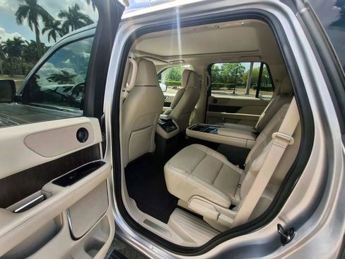 Used 2020 Lincoln Navigator Reserve w/ Equipment Group 201A Reserve RWD image 11
