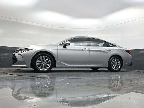Used 2022 Toyota Avalon XLE w/ Moonroof Package FWD image 34