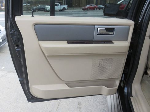 Used 2014 Ford Expedition EL XLT w/ Equipment Group 202A AWD/4WD image 30