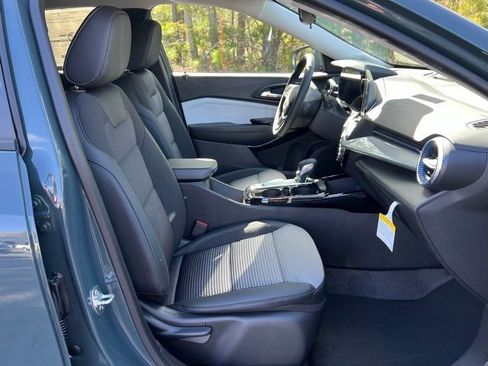 New 2025 Chevrolet Trax LT w/ Driver Confidence Package image 10