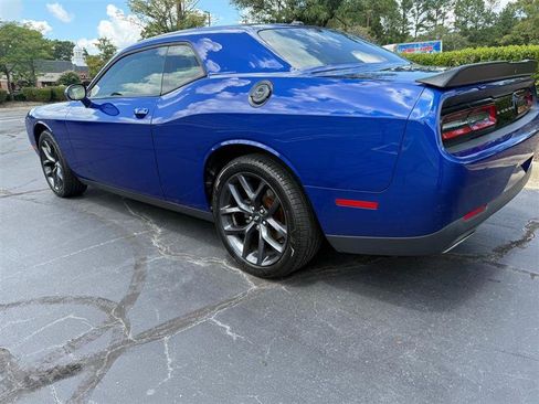 Used 2019 Dodge Challenger SXT w/ Blacktop Package RWD image 3