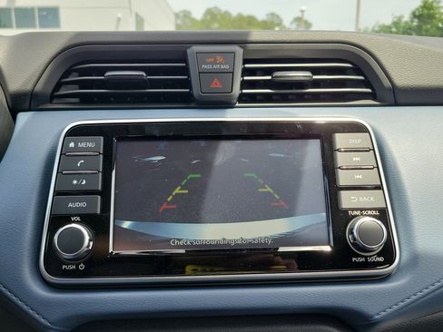 New 2025 Nissan Versa SV w/ Trunk Package FWD image 21