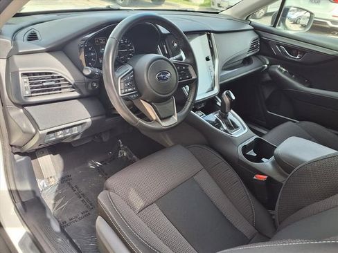 Used 2025 Subaru Outback Premium AWD/4WD image 4