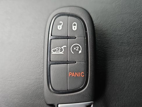 Used 2022 Jeep Cherokee Trailhawk w/ Comfort/Convenience Group image 34