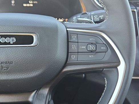 New 2025 Jeep Grand Cherokee L Limited RWD image 24