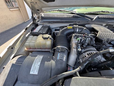 Used 2006 Chevrolet Silverado 2500 W/T w/ Heavy-Duty Power Package AWD/4WD image 30