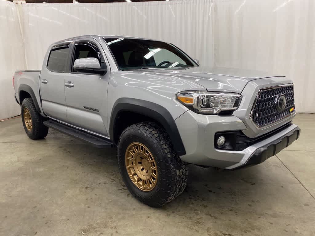 Used 2018 Toyota Tacoma TRD Off-Road AWD/4WD image 8