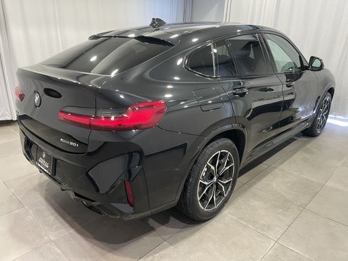 Used 2024 BMW X4 xDrive30i w/ M Sport Package AWD/4WD image 6