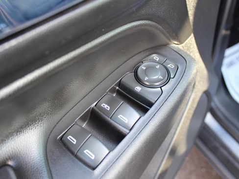 Used 2018 Chevrolet Equinox LT FWD image 15