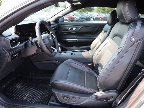Used 2025 Ford Mustang GT Premium RWD image 13
