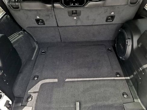 Used 2021 Jeep Wrangler Unlimited Sahara AWD/4WD image 9