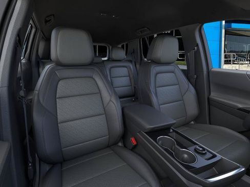 New 2026 Chevrolet Equinox LT w/ Convenience Package II FWD image 16
