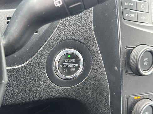 Used 2018 Ford Explorer XLT image 27