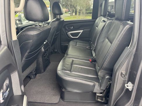 Used 2017 Nissan Titan SL w/ Chrome Package image 15