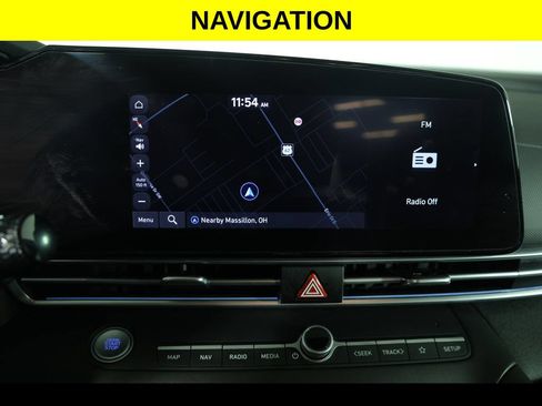 Used 2023 Hyundai Elantra Limited FWD image 11