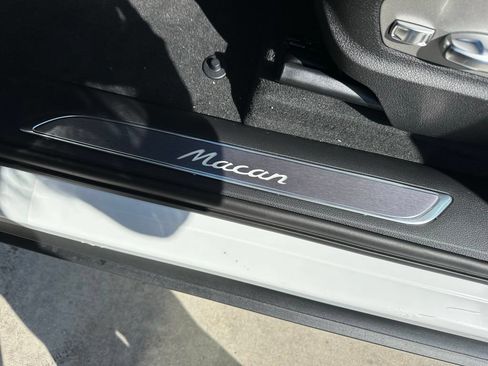 Certified 2026 Porsche Macan AWD/4WD image 22