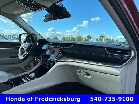 Used 2022 Jeep Grand Cherokee Overland image 35