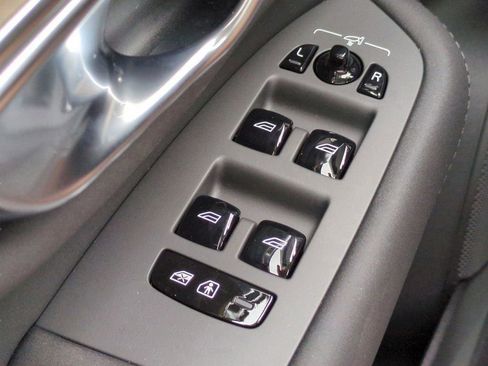 New 2026 Volvo XC90 B5 Plus AWD/4WD image 21