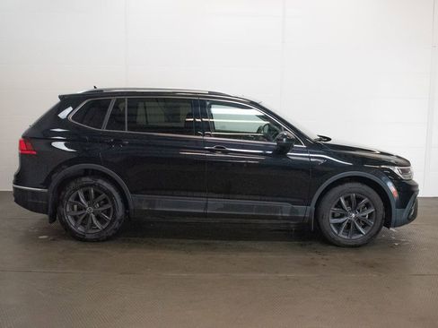 Used 2024 Volkswagen Tiguan SE AWD/4WD image 3