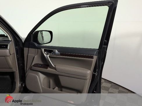 Used 2014 Lexus GX 460 w/ Premium Package AWD/4WD image 42
