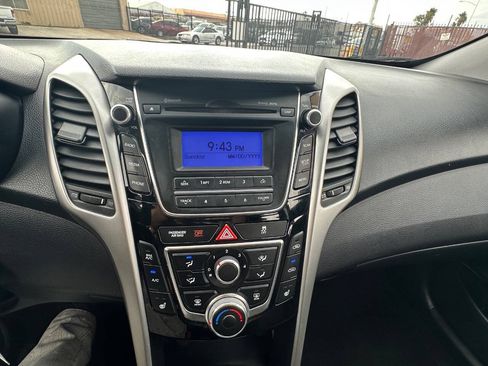 Used 2015 Hyundai Elantra GT FWD image 16