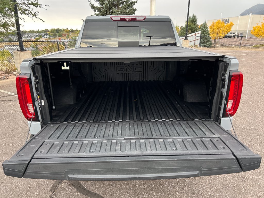 Used 2024 GMC Sierra 1500 AT4 w/ Technology Package AWD/4WD image 5