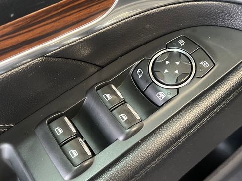 Used 2016 Ford Explorer Limited image 33