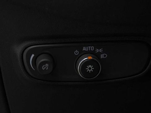 Used 2021 Chevrolet Equinox LS w/ LS Convenience Package FWD image 19