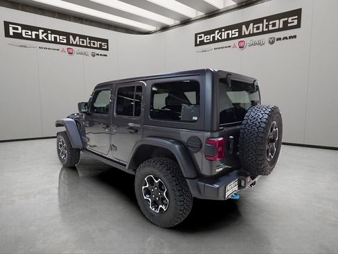 Used 2022 Jeep Wrangler Unlimited Rubicon 4xe w/ Dual Top Group AWD/4WD image 3