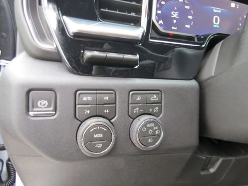 New 2026 Chevrolet Silverado 3500 High Country w/ High Country Premium Package AWD/4WD image 25