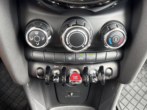 Used 2021 MINI Cooper 2-Door Hardtop FWD image 23