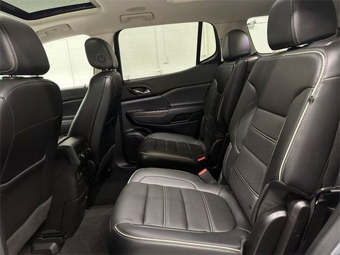 Used 2021 GMC Acadia Denali w/ Denali Technology Package image 18