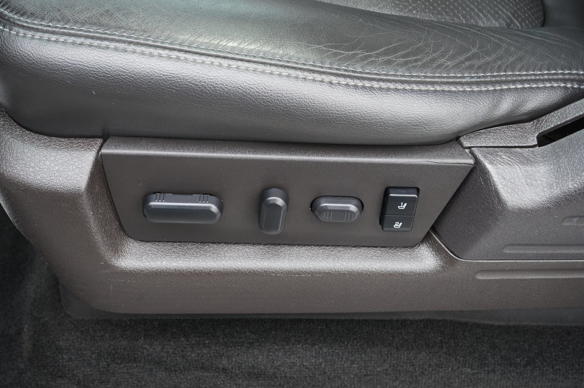 Used 2014 Ford F150 Lariat w/ Equipment Group 502A Luxury AWD/4WD image 14