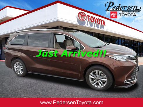 Used 2021 Toyota Sienna Limited FWD image 1