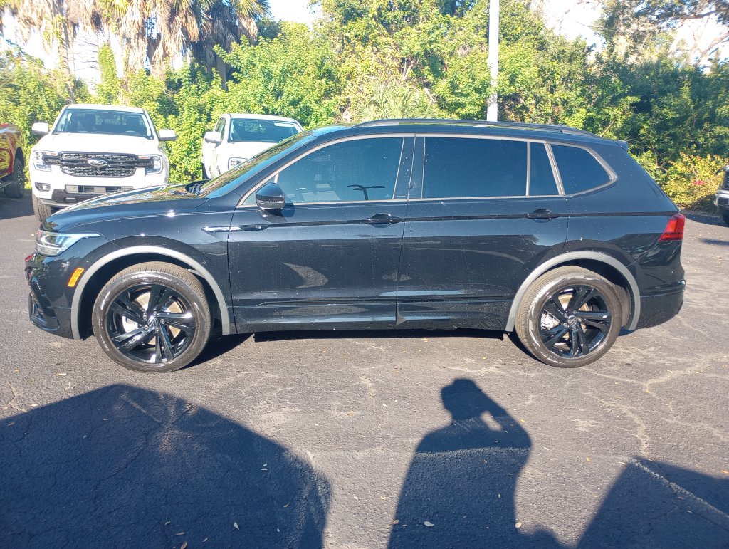 Used 2024 Volkswagen Tiguan SE R-Line FWD image 4