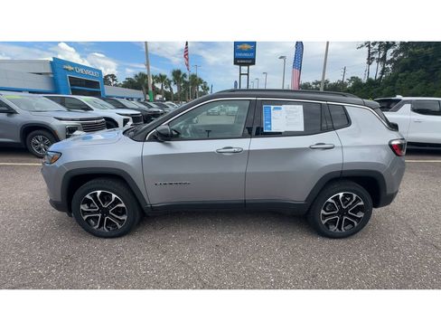 Used 2022 Jeep Compass Limited AWD/4WD image 5