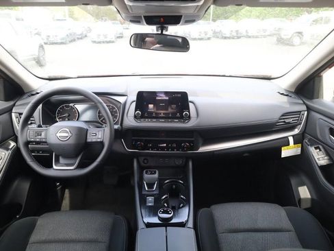 New 2026 Nissan Rogue SV w/ Cold Weather Package AWD/4WD image 7