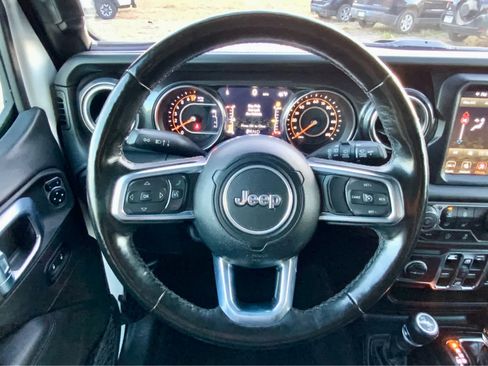 Used 2021 Jeep Wrangler Unlimited Sahara image 41
