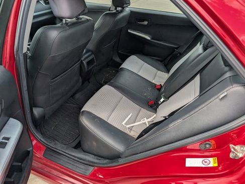 Used 2014 Toyota Camry SE FWD image 11