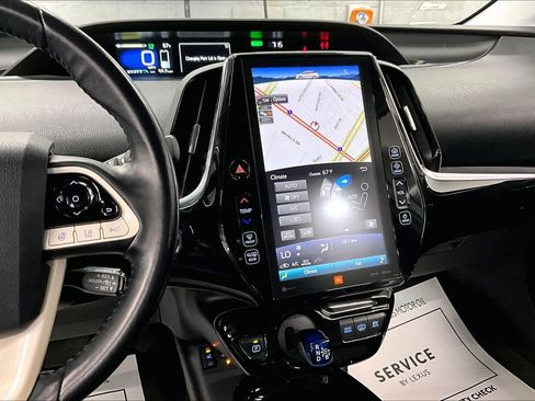 Used 2019 Toyota Prius Prime Advanced w/ Carpet Mat Package image 6