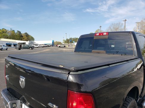 Used 2017 RAM 1500 Big Horn image 9