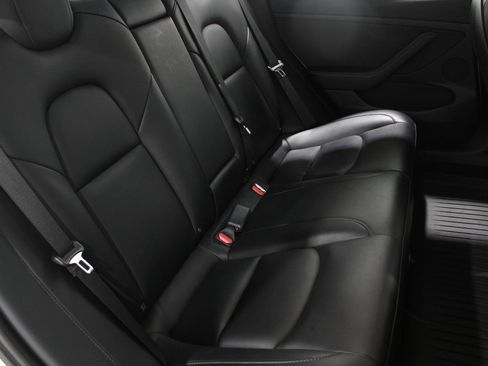 Used 2021 Tesla Model 3 Standard Range Plus image 19