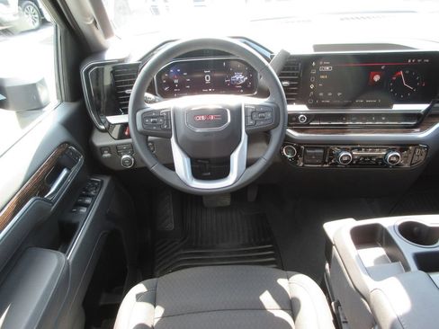 Certified 2026 GMC Sierra 2500 SLE w/ SLE Convenience Package AWD/4WD image 17