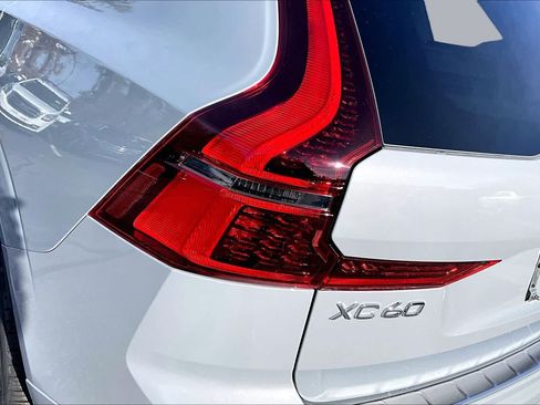 New 2026 Volvo XC60 B5 Ultra w/ Protection Package Premier AWD/4WD image 5