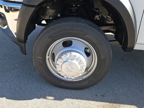 New 2026 RAM 5500 Tradesman w/ Chrome Appearance Group image 13
