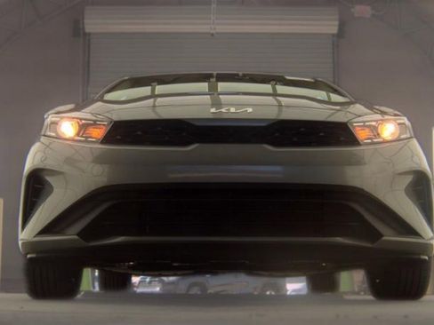 Used 2024 Kia Forte LXS w/ LXS Technology Package FWD image 4