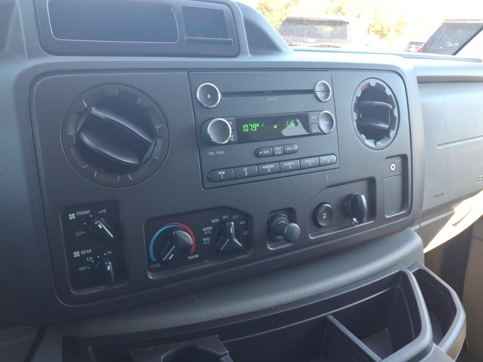 Used 2011 Ford E-350 and Econoline 350 XLT RWD image 18